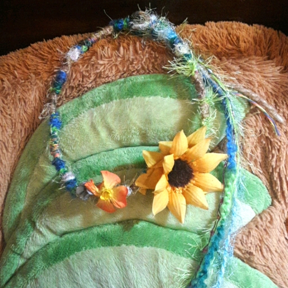 Handmade flower macrame hairband / necklace